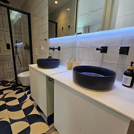 The Singular - Downtown *